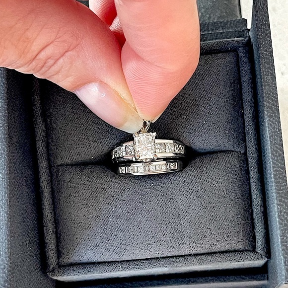 Custom Jewelry - 1 Carat Brilliant Diamond and Platinum Engagement Ring